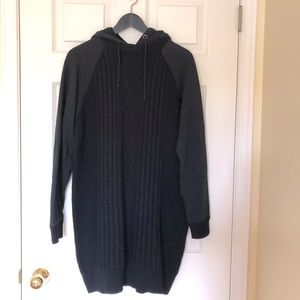 Black tunic cableknit / sweatshirt